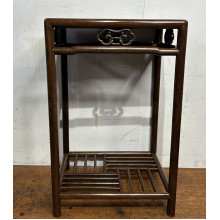 02031. Rosewood stand table 