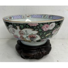 15019  Antique Chinese multicolored bowl.