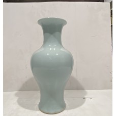 15056  White vase